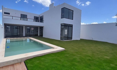 Casa en venta de una o dos plantas lista con alberca lista entrega inmediata al Norte de Mérida