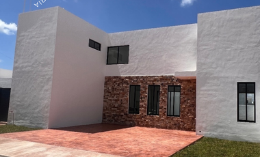 Casa en venta de una o dos plantas lista con alberca lista entrega inmediata al Norte de Mérida