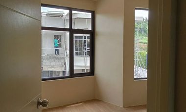 Limited Offer: 3-Bedroom 2-Storey Townhouse with Clubhouse, Pool & More – Only ₱5.6M Best Offer Unit: G11 (Inner Basic) Aurella Ridge Binangonan