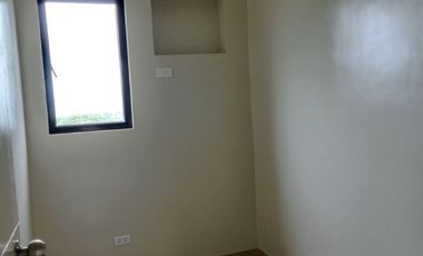 Limited Offer: 3-Bedroom 2-Storey Townhouse with Clubhouse, Pool & More – Only ₱5.6M Best Offer Unit: G11 (Inner Basic) Aurella Ridge Binangonan