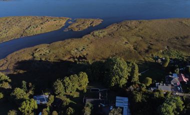 Casa con Acceso al Río Angachilla Sector Las Gaviotas