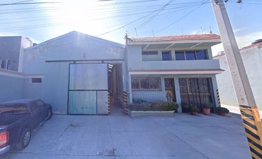Casa con Bodega en venta!!   Remate Bancario, ¡¡rendimientos 100% seguros!!
