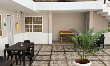 SE ALQUILAN HABITACIONES POR NOCHE DE ACOMODACION DE PAREJA Y MULTIPLE, EXCELNTE UBICACION
