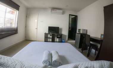 SE ALQUILAN HABITACIONES POR NOCHE DE ACOMODACION DE PAREJA Y MULTIPLE, EXCELNTE UBICACION