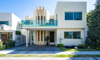 Excelente Casa en Olivos Residencial