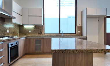 Urb. Arrecife Casa en venta  Isla Mocoli oportunidad