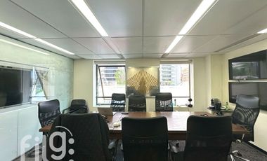 ARRIENDO AMPLIA OFICINA EN LAS CONDES