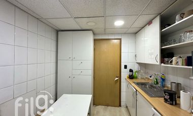 ARRIENDO AMPLIA OFICINA EN LAS CONDES