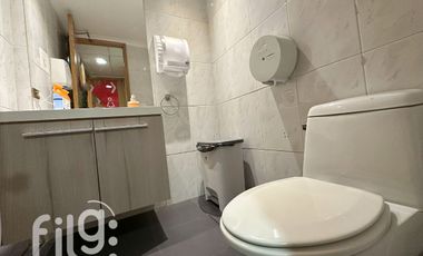 ARRIENDO AMPLIA OFICINA EN LAS CONDES