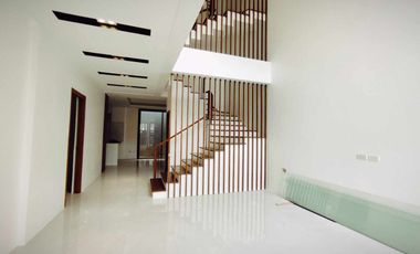 FOR SALE MAJESTIC DESIGN 3 STOREY HOUSE IN BETTER LIVING