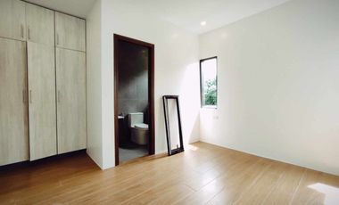 FOR SALE MAJESTIC DESIGN 3 STOREY HOUSE IN BETTER LIVING