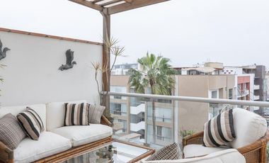 DUPLEX 241 M2 FRENTE A PARQUE, 4 DORM, 3.5 BAÑ, 2 ESTAC $ 330,000