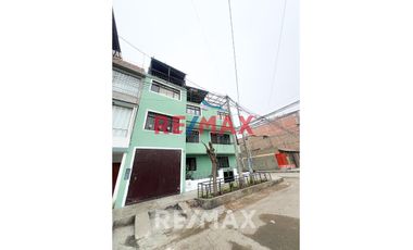 Se Vende Casa De 4 Pisos En Esquina A Una Cuadra De La Estación Atocongo En Sjm
