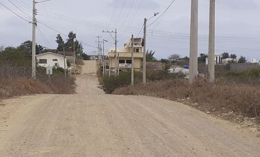 **Lote de 500 metros a pocos pasos de la Entrada 7 Punta Blanca Ecuador**