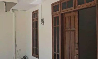 Rumah 2 Lantai Bunder Asri Kebomas Gresik