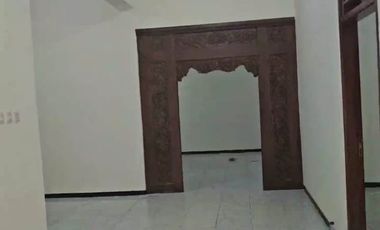 Rumah 2 Lantai Bunder Asri Kebomas Gresik