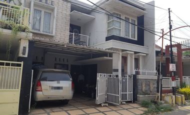 Rumah Mewah 2 Lantai GKB Manyar Gresik
