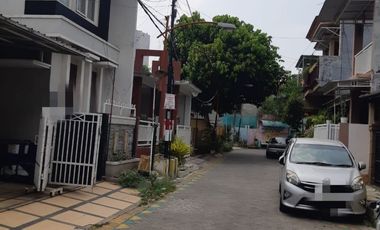 Rumah Mewah 2 Lantai GKB Manyar Gresik