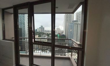 For Sale: 1BR Unit with Balcony at KL Tower, Legaspi Village, Makati, P10.5M