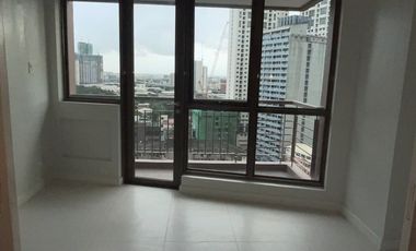 For Sale: 1BR Unit with Balcony at KL Tower, Legaspi Village, Makati, P10.5M