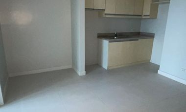 For Sale: 1BR Unit with Balcony at KL Tower, Legaspi Village, Makati, P10.5M