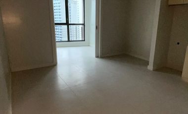 For Sale: 1BR Unit with Balcony at KL Tower, Legaspi Village, Makati, P10.5M