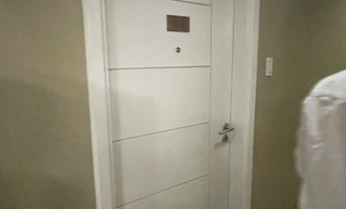 For Sale: 1BR Unit with Balcony at KL Tower, Legaspi Village, Makati, P10.5M