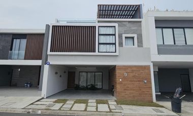SE VENDE CASA EN FRACCIONAMIENTO EN Lomas de la Rioja II, Alvarado, Veracruz, México