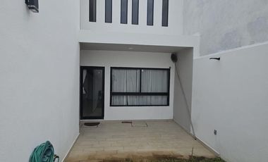 SE VENDE CASA EN FRACCIONAMIENTO EN Lomas de la Rioja II, Alvarado, Veracruz, México
