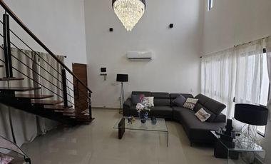 SE VENDE CASA EN FRACCIONAMIENTO EN Lomas de la Rioja II, Alvarado, Veracruz, México