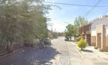 Hermosa y amplia casa en remate en Torreón Jardín, Torreón, Coahuila!