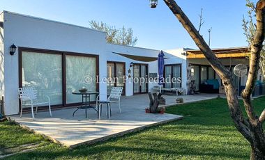 Leon Propiedades vende casa en condominio El encanto, Curacaví.