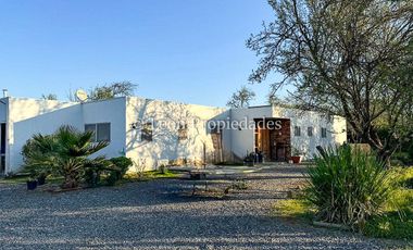 Leon Propiedades vende casa en condominio El encanto, Curacaví.