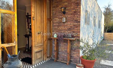 Leon Propiedades vende casa en condominio El encanto, Curacaví.