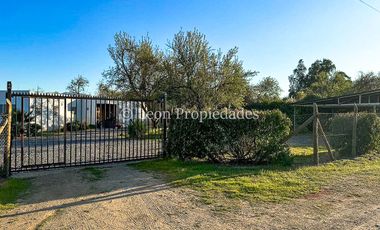 Leon Propiedades vende casa en condominio El encanto, Curacaví.