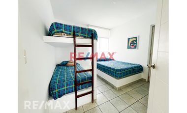 Venta Casa De Playa Con Piscina Más Dos Departamentos Independientes Con 3 Cocheras
