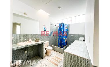 Venta Casa De Playa Con Piscina Más Dos Departamentos Independientes Con 3 Cocheras