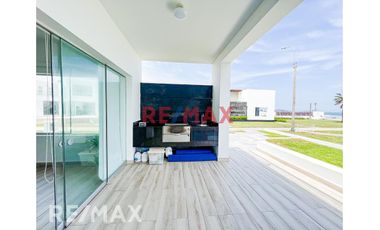 Venta Casa De Playa Con Piscina Más Dos Departamentos Independientes Con 3 Cocheras