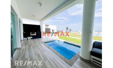 Venta Casa De Playa Con Piscina Más Dos Departamentos Independientes Con 3 Cocheras
