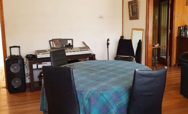 Amplio Terreno con Casa Calle Bueras