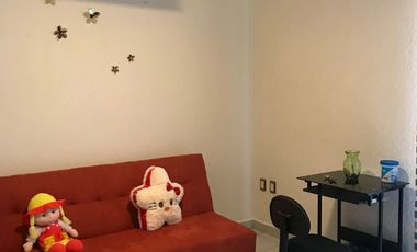 Rento Amplio Departamento Amueblado y Climatizado de 2 Recamaras, 1 estudio, 2 baños, cochera