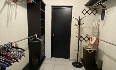 Rento Amplio Departamento Amueblado y Climatizado de 2 Recamaras, 1 estudio, 2 baños, cochera