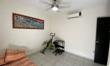 Rento Amplio Departamento Amueblado y Climatizado de 2 Recamaras, 1 estudio, 2 baños, cochera