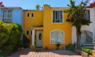 Casa a 5 min del Centro de Tepotzotlán, 3R, 1.5B, 2E, en Condominio Horizontal