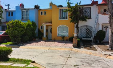 Casa a 5 min del Centro de Tepotzotlán, 3R, 1.5B, 2E, en Condominio Horizontal