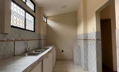 Se Alquila Casa de 4 Dormitorios con Uso de Suelo Comercial en Miraflores