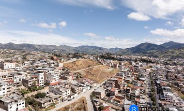 Terreno en venta sector San Vicente cerca de los patios de carro al occidente de la ciudad de Loja