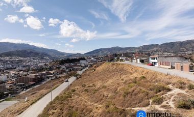 Terreno en venta sector San Vicente cerca de los patios de carro al occidente de la ciudad de Loja