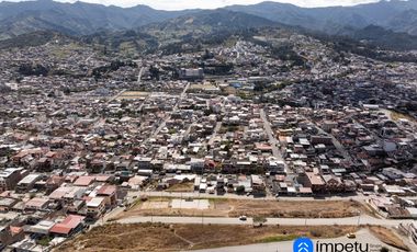 Terreno en venta sector San Vicente cerca de los patios de carro al occidente de la ciudad de Loja