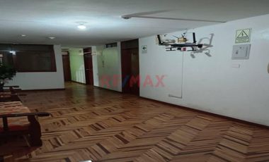 Vendo Casa 4 Pisos Zona Altamente Comercial - San Juan De Lurigancho